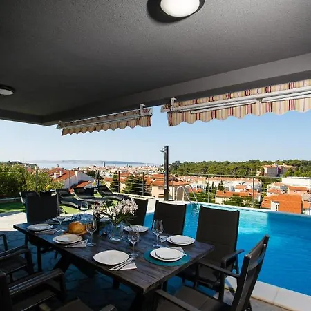 Villa Venka Rab Town